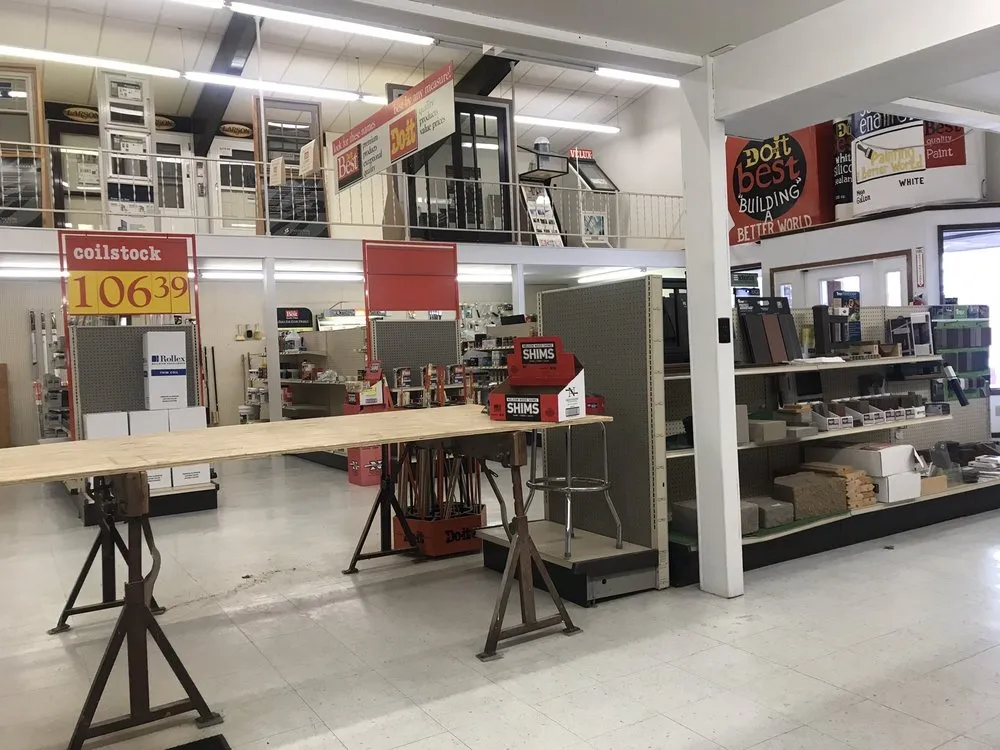 Slide of Maquoketa Do It Best Lumber