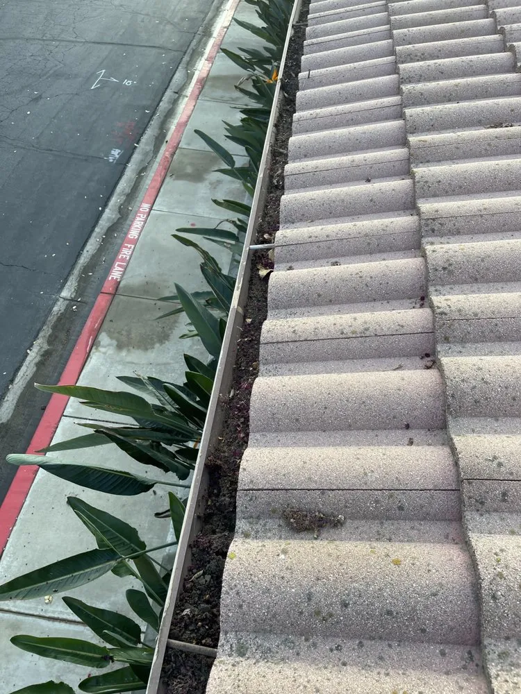 Slide of MAR Roofing