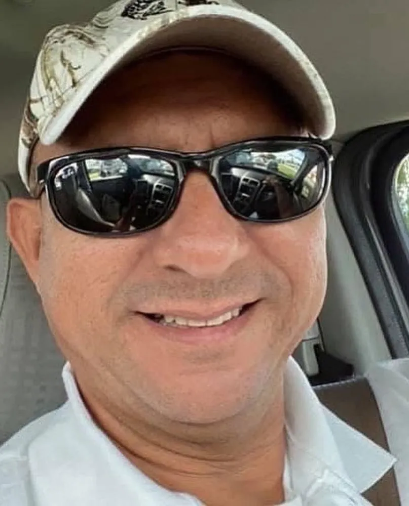 Slide of Marcos Handyman