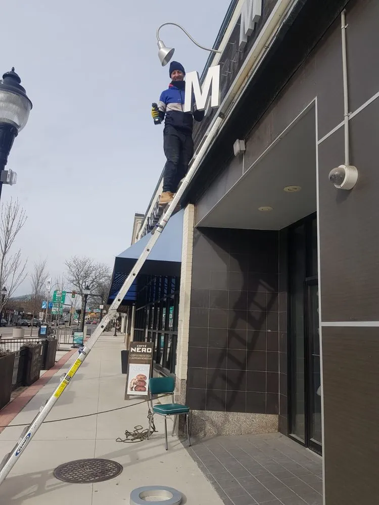 Slide of Mario Alb Maintains & Construction