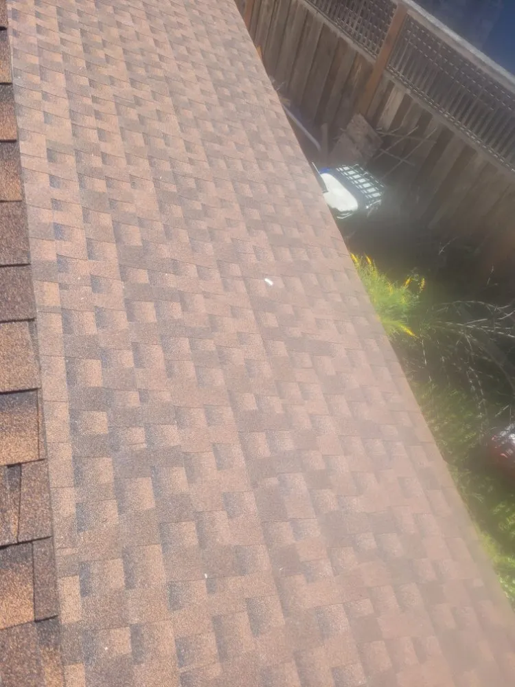 Slide of Mario Contreras Roofing