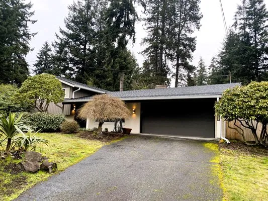 Maritime Roofing and Construction Logo