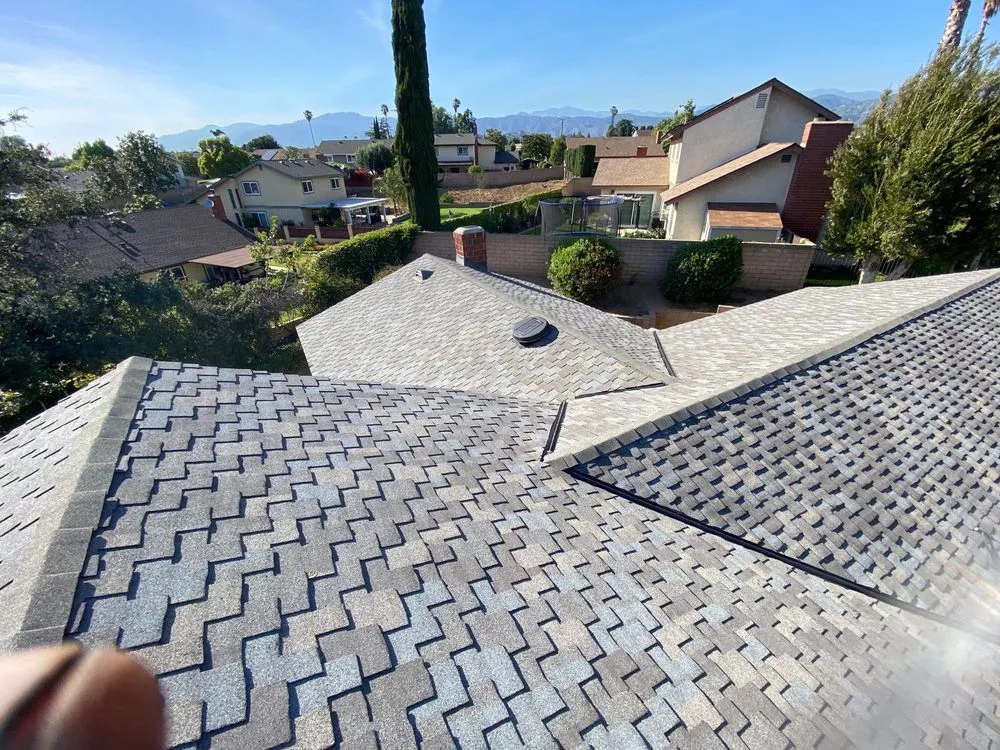 Slide of Markeasy Roofing