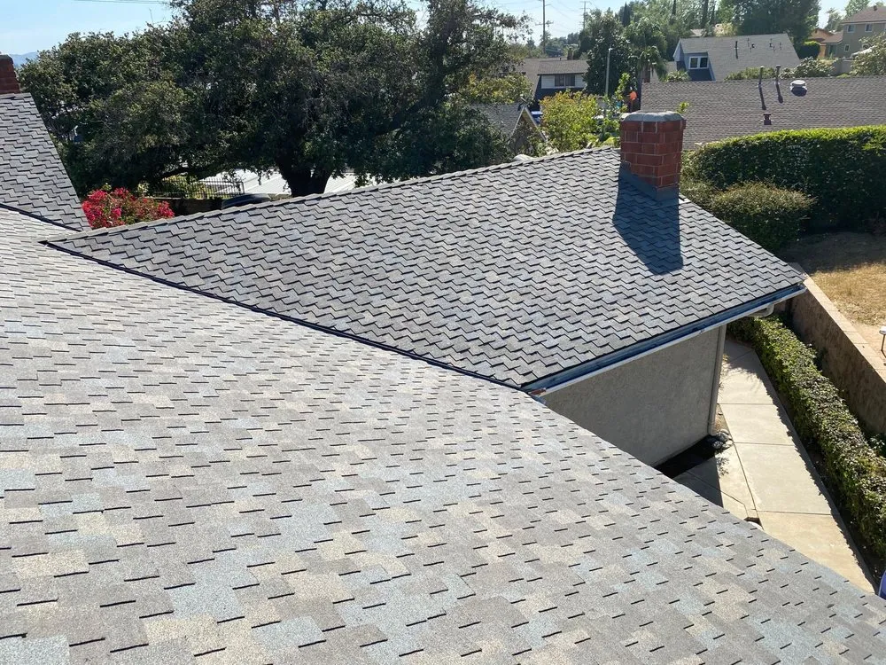 Slide of Markeasy Roofing