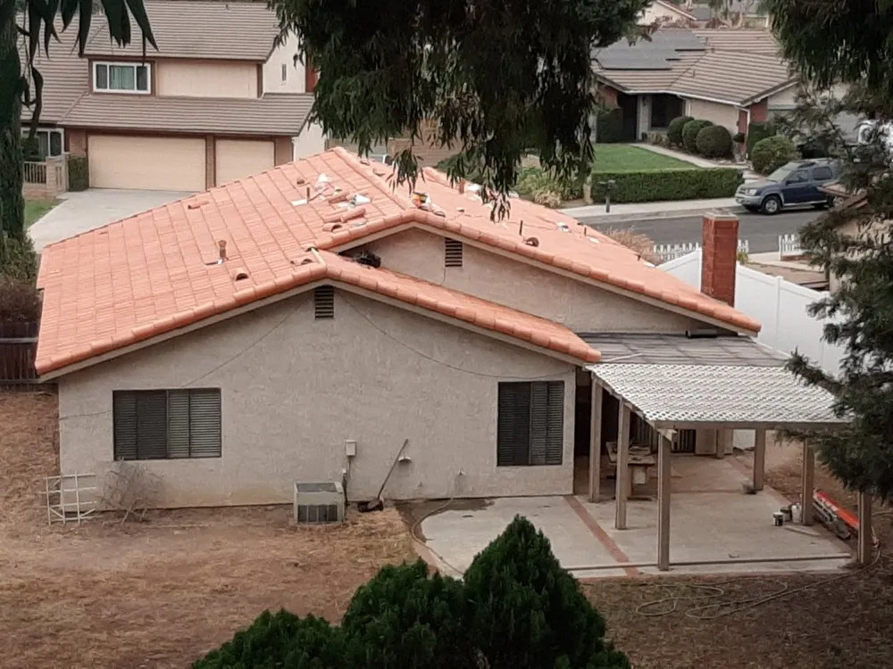 Slide of Markeasy Roofing