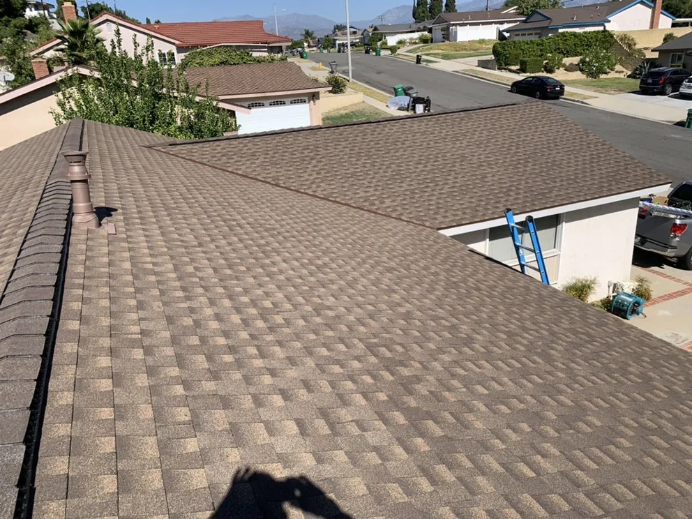 Slide of Markeasy Roofing