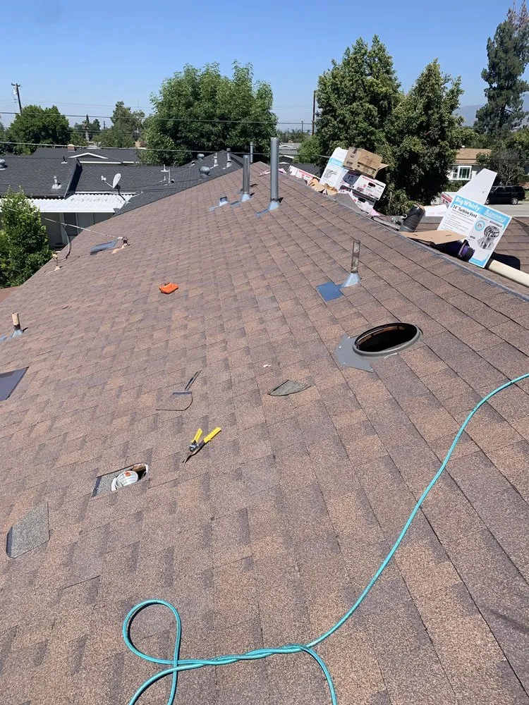 Slide of Markeasy Roofing