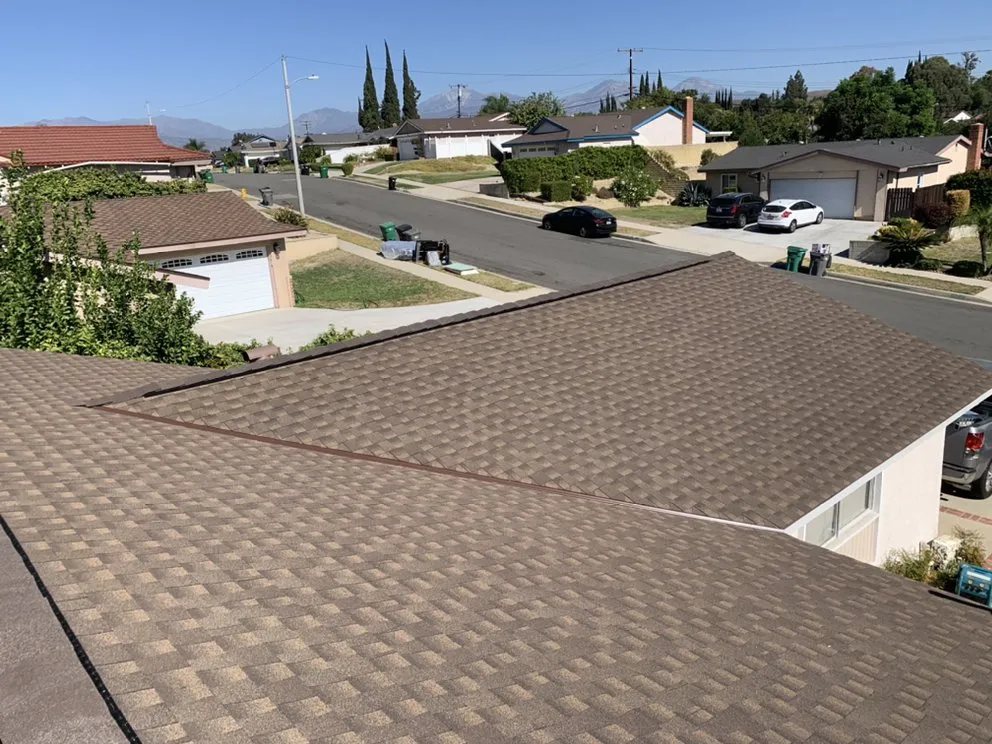 Slide of Markeasy Roofing