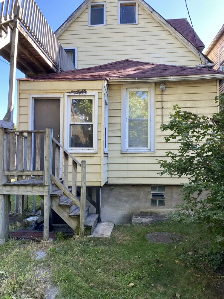 Slide of Marks Roofing and Construction