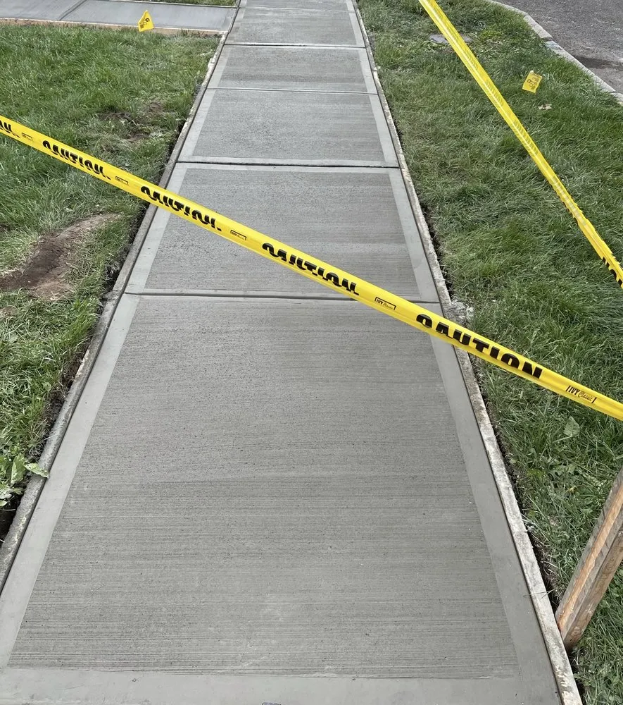 Slide of Marroquines Construction