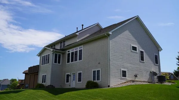 Martin Exteriors Roofing & Siding Logo