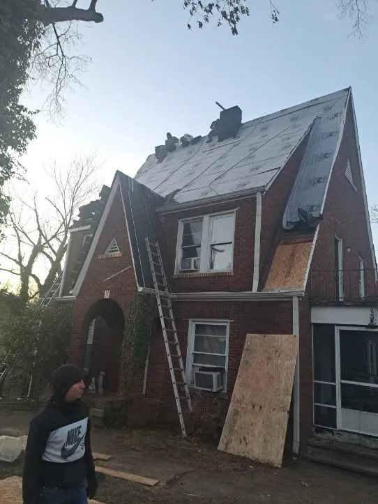 Slide of Martinez Merida Roofing