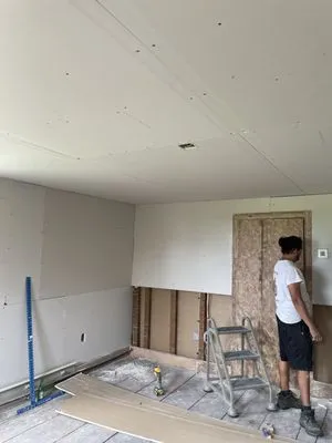 Marvin General Contractor Logo