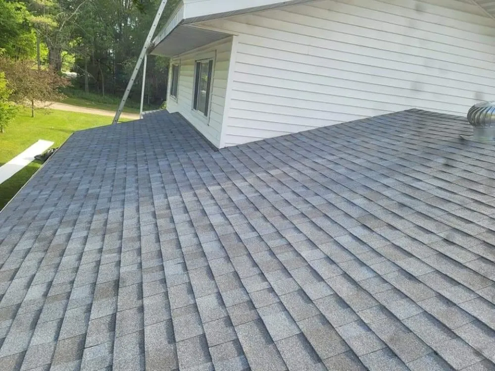 Professional roof leak repair experts serving West Farmington, OH - Mas Construction And Roofing