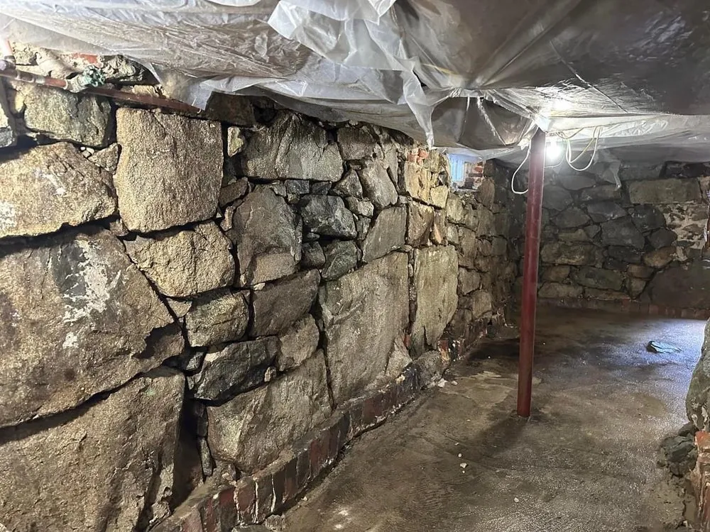 Slide of Mass-wide masonry and waterproofing