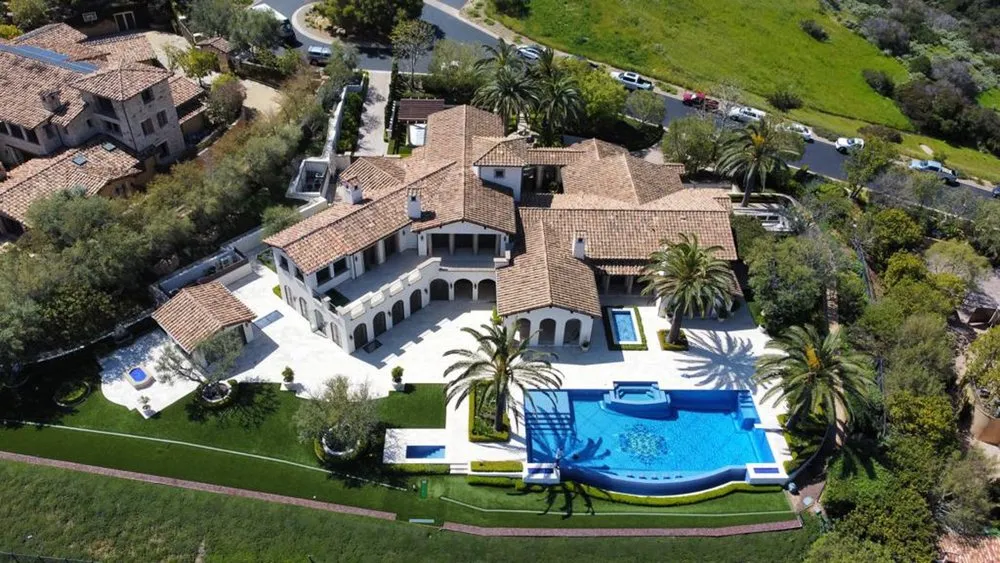 Slide of Master Roofing