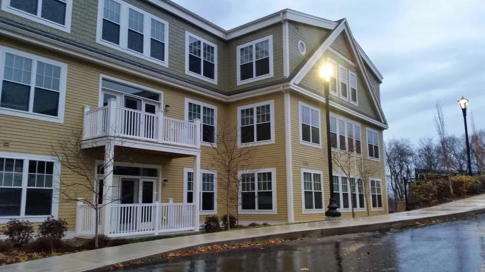 Local shingle roofing service experts serving Auburndale, MA - MasterCraft