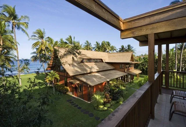 Local flat roof repair for fast service in Kailua-Kona, HI by Mauka Solutions