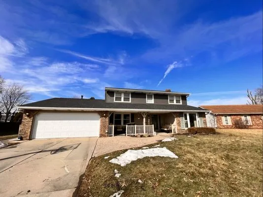 Maumee River Roofing Logo