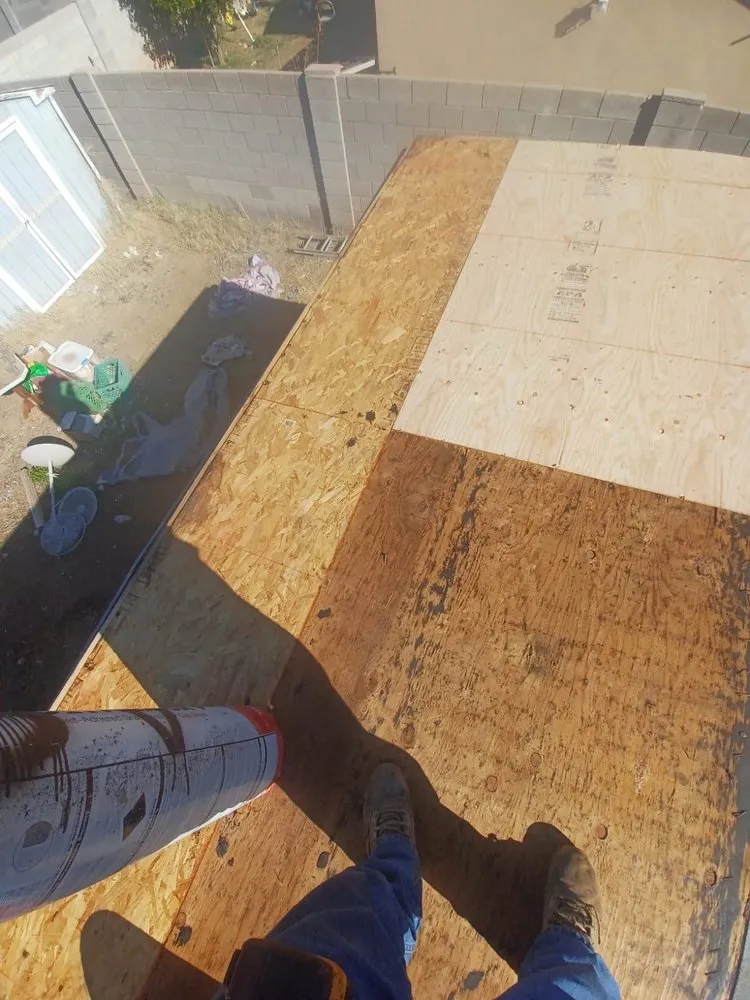 Slide of Maverik Roofing