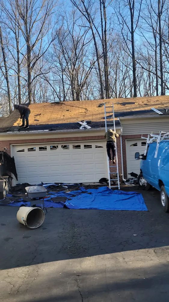 Slide of Max contracting