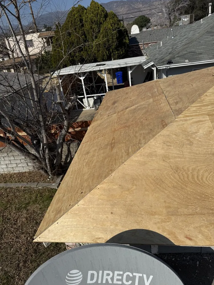 Slide of Max Roofing Solutions