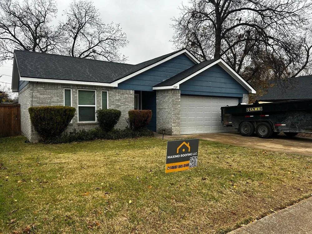 Slide of Maximo Roofing
