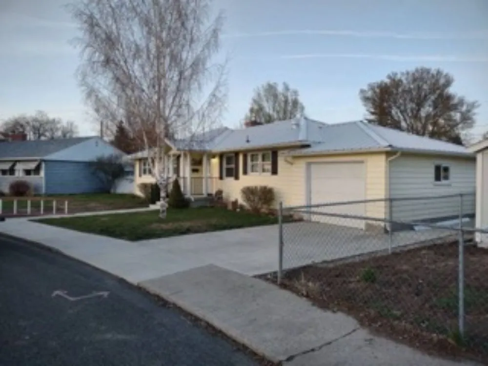 Slide of Maxpro Roofing