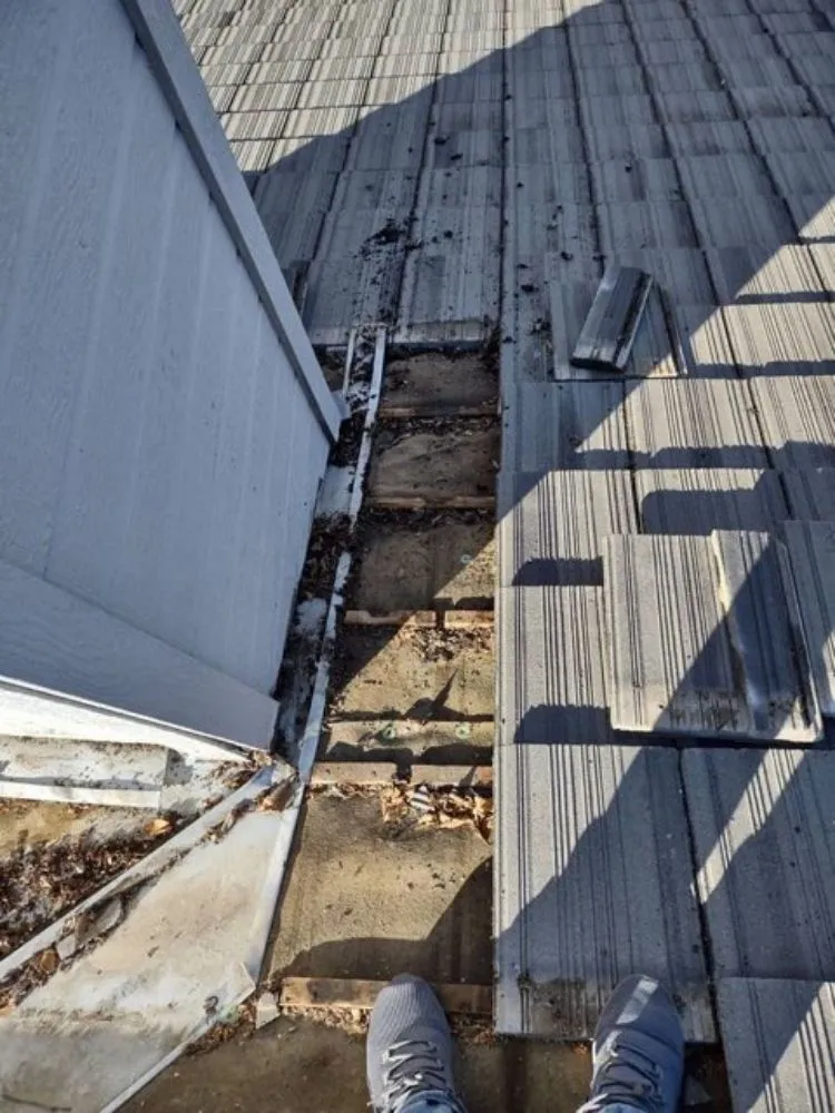 Slide of Maxpro Roofing