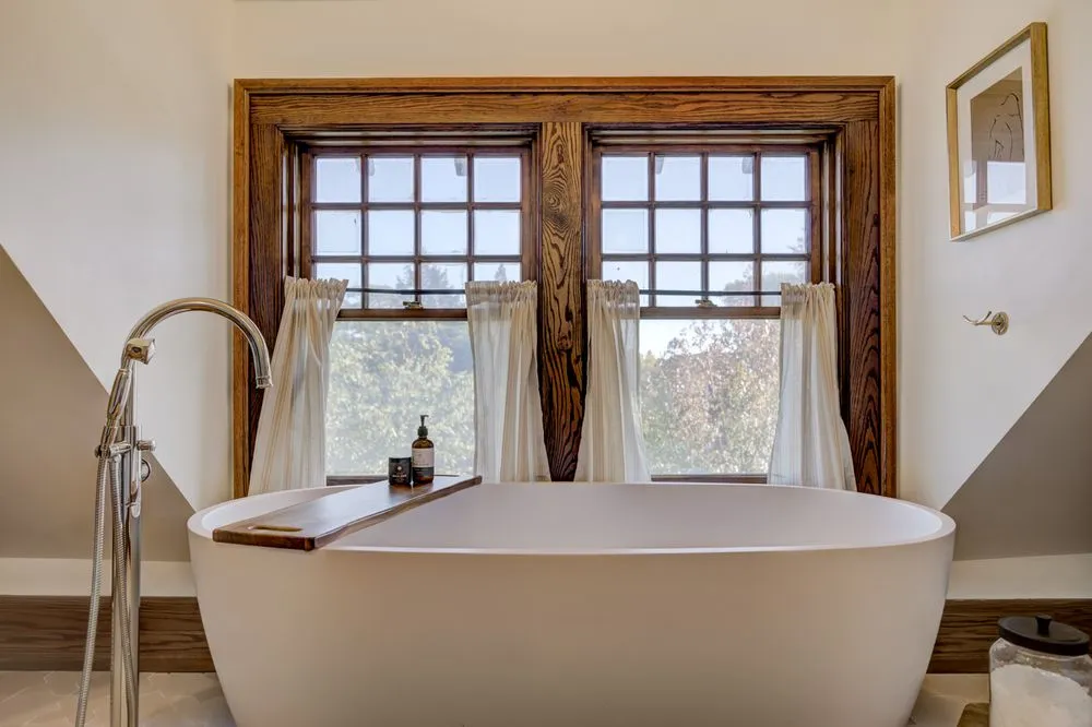 Slide of Maxwell Building Services