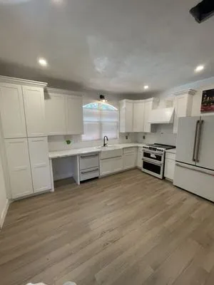 Maxwell Remodeling Logo