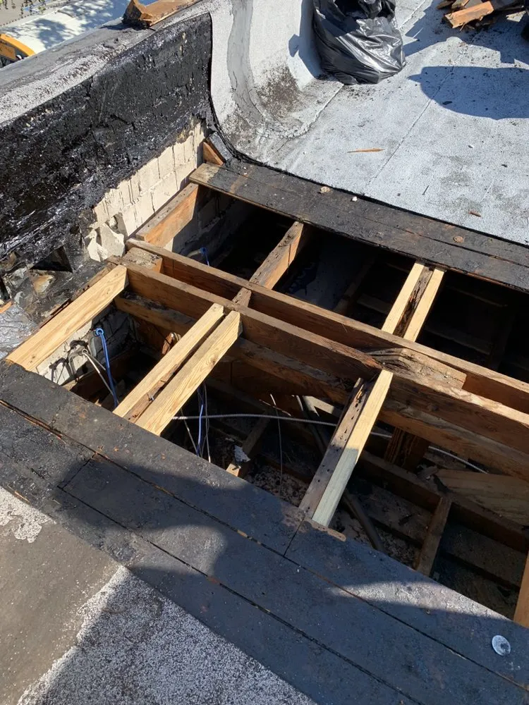 Slide of Maxx Leverage Construction