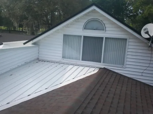 Maxxim Construction Logo