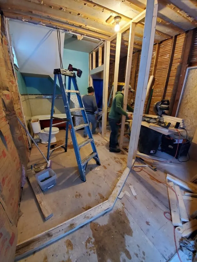 Slide of Mayberry Construction Roofing