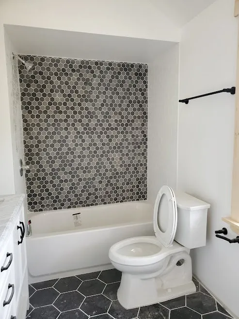 Slide of Mayra's Contracting Services