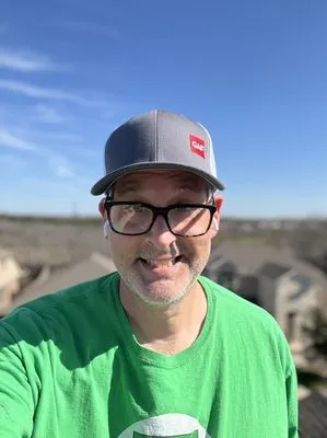 Mc Entire Home Repair Logo