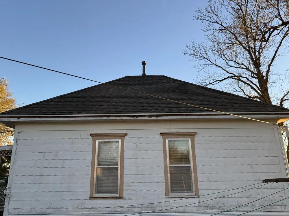 Expert shingle roofing service experts serving Bruning, NE - MCK Contracting