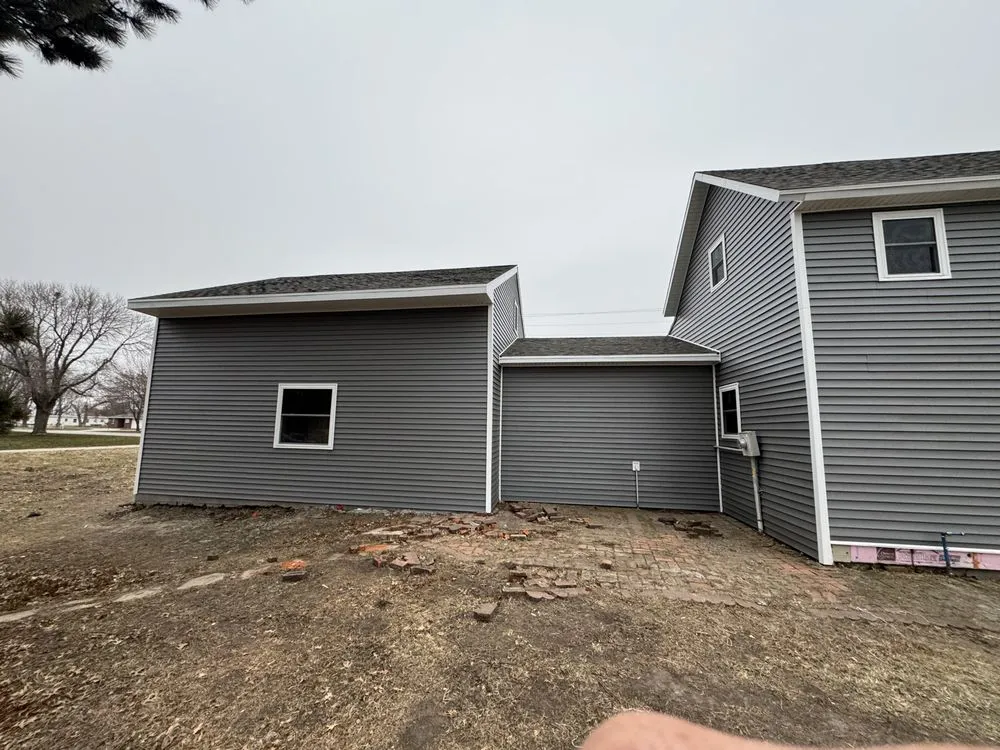 Top-rated roof leak repair in Bruning, NE - MCK Contracting