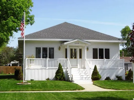 McKinnis Roofing & Sheet Metal Logo