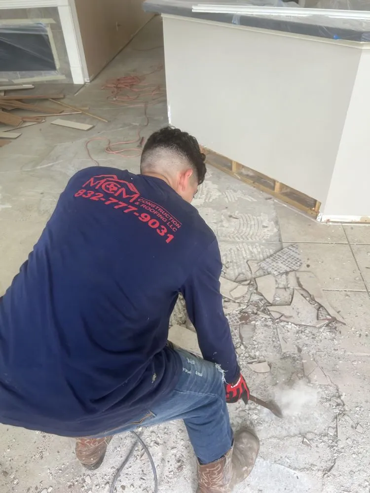 Slide of MCM Construction & Roofing