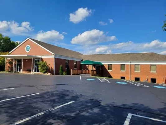 McMurray Boy's Roofing Logo