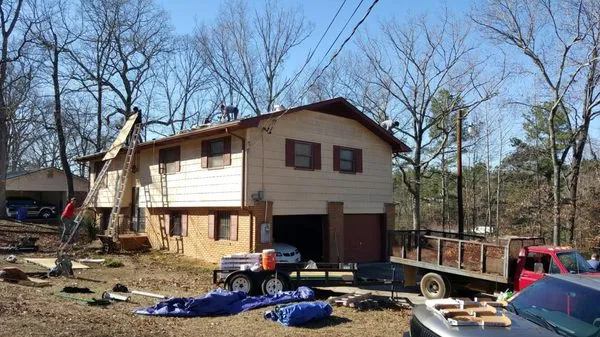 Mcneal's Home Improvement Logo