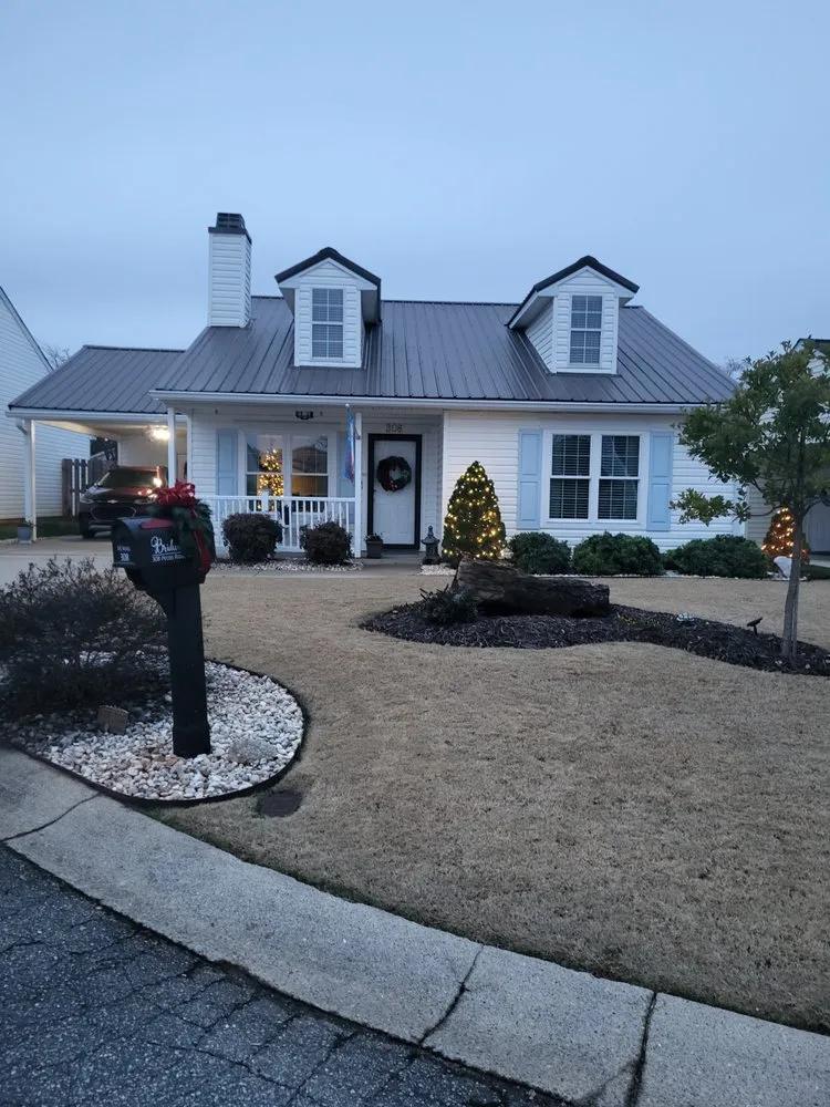 Emergency shingle roofing service for fast service across Gray Court, SC - MD Roofing And Repair