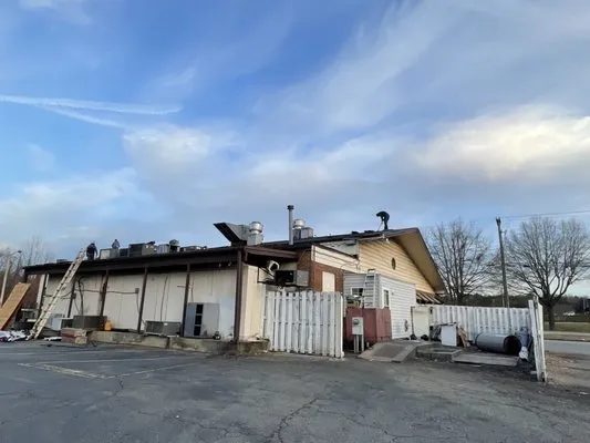 MDJ Roofing & Construction Logo