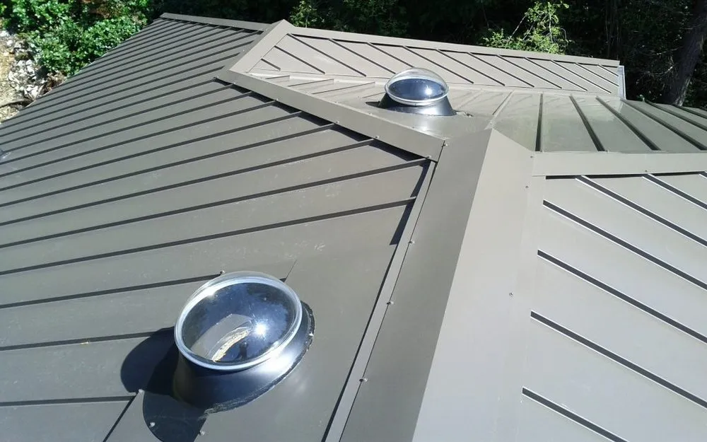Reliable residential roofing service same-day service across Lee's Summit, MO - MDM Roofing