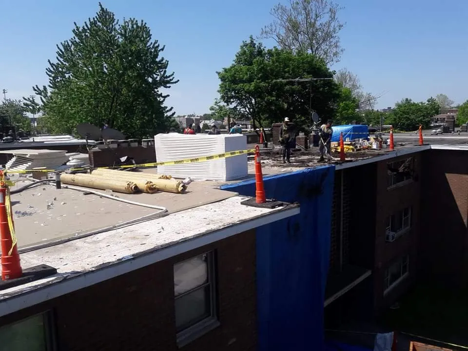 Slide of Mechas Construction