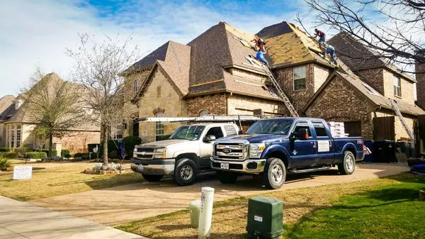 Medranos Roofing Logo