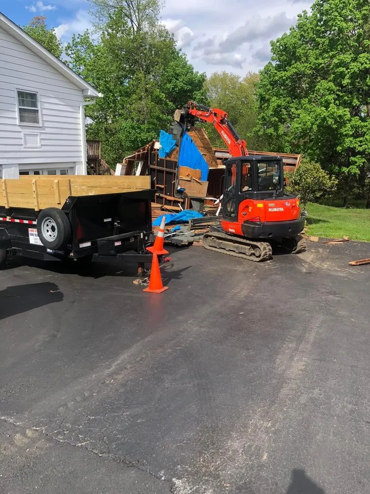 Slide of Mele Building & Excavation
