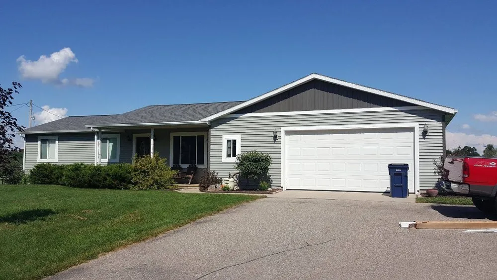 Slide of Melvin Belk Roofing