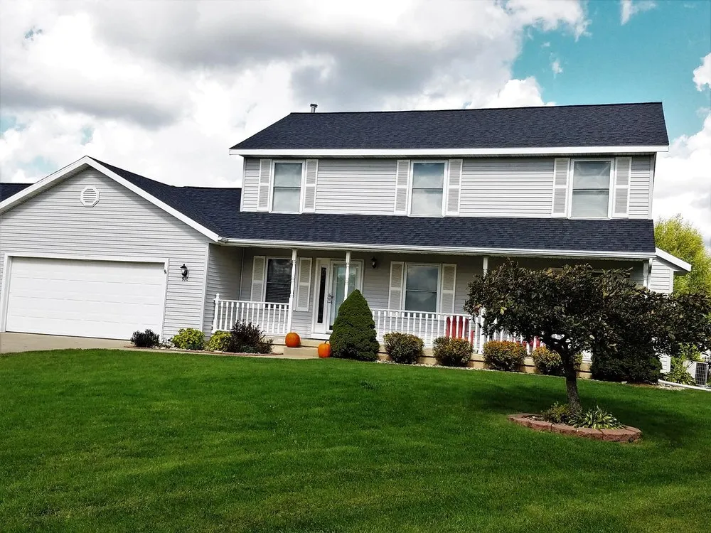 Slide of Melvin Belk Roofing